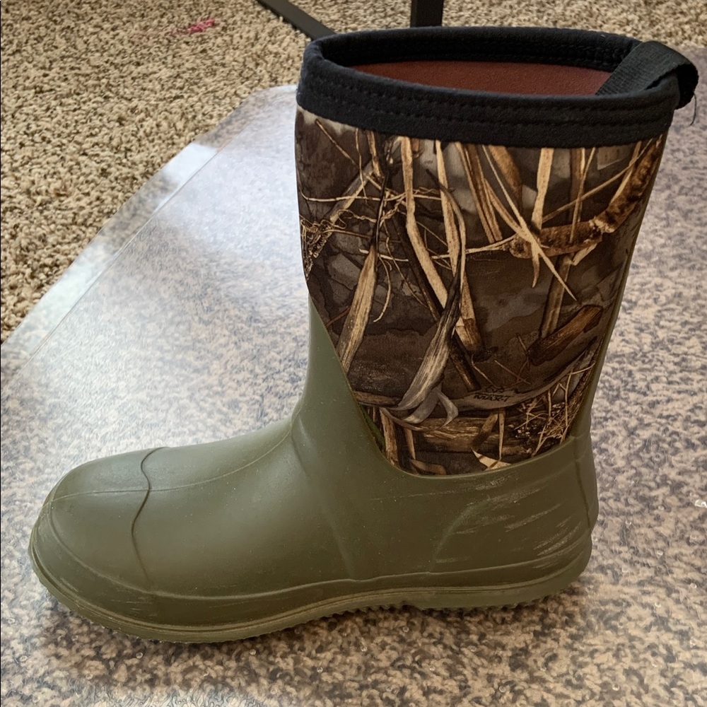 Magellan Outdoors Camouflage Waterproof Boots - Picture 4 of 8